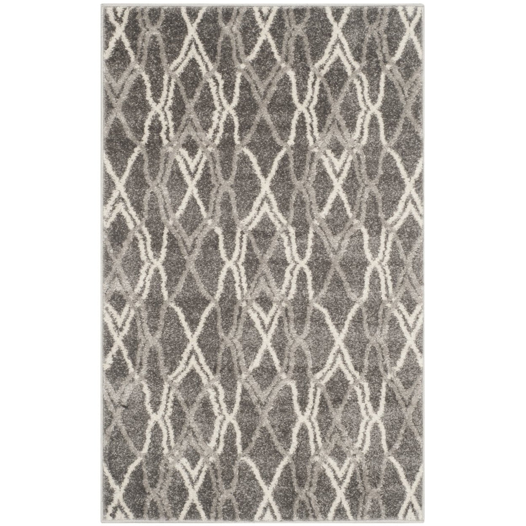 SAFAVIEH Amherst Collection AMT417C Grey / Light Grey Rug Image 1