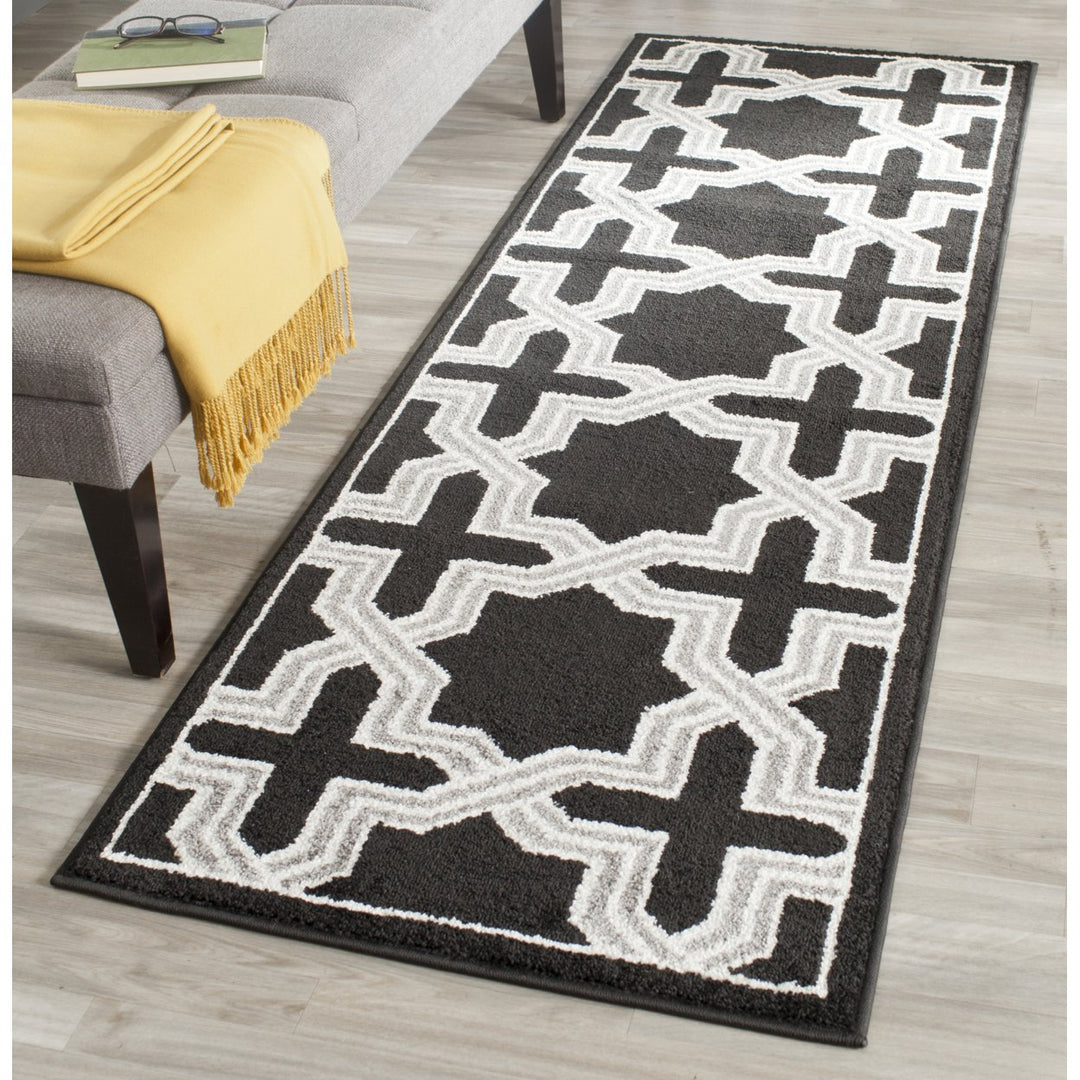 SAFAVIEH Amherst Collection AMT418L Anthracite / Grey Rug Image 3