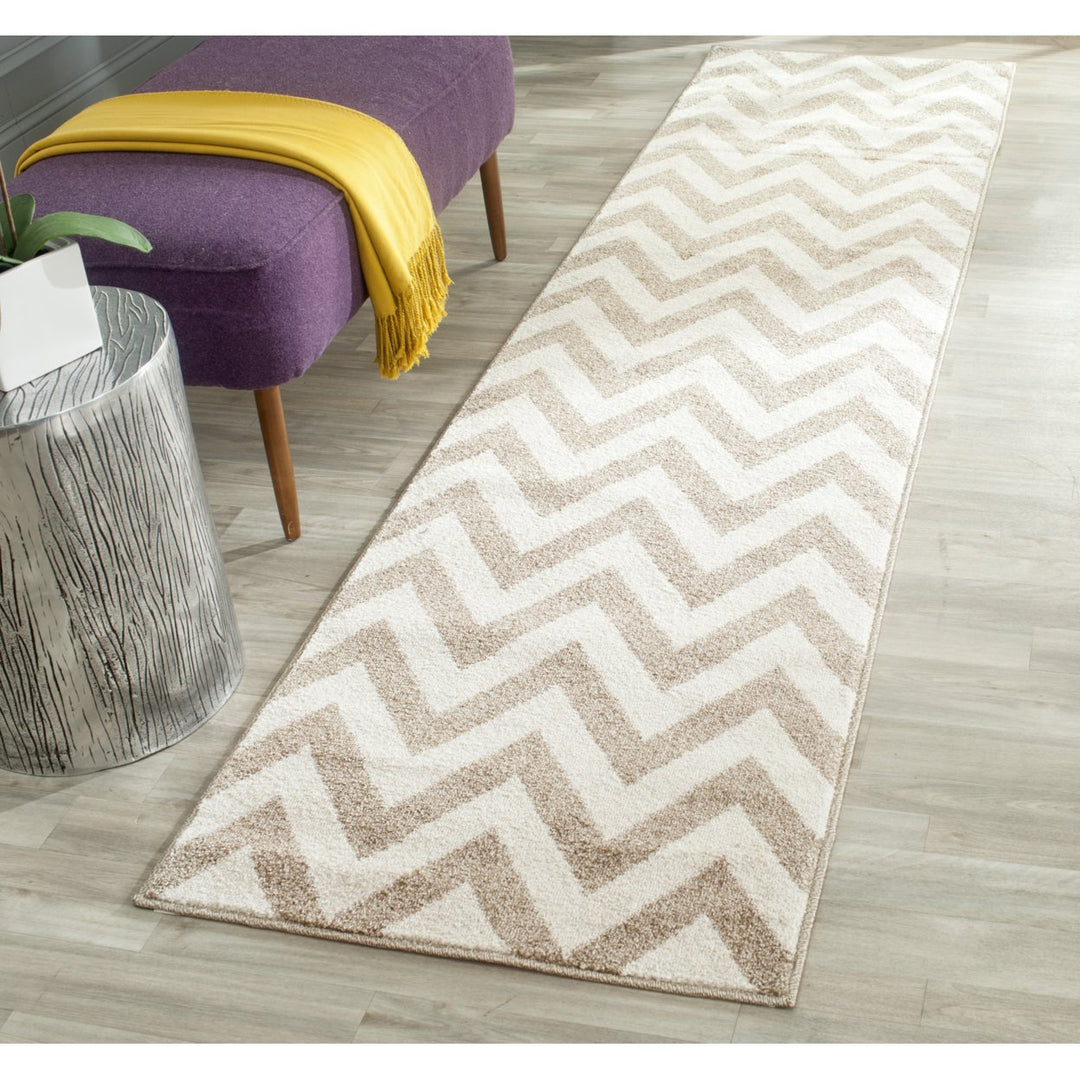 SAFAVIEH Amherst Collection AMT419S Wheat / Beige Rug Image 3