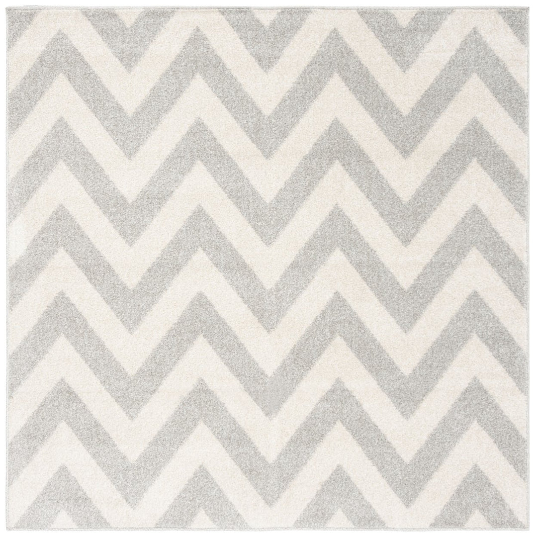 SAFAVIEH Amherst Collection AMT419B Light Grey/Beige Rug Image 1