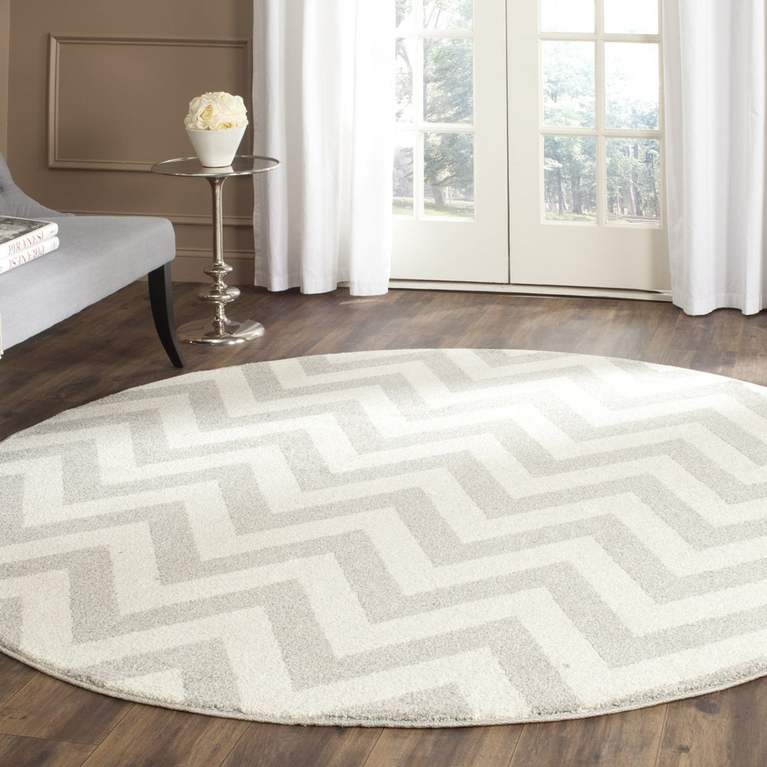 SAFAVIEH Amherst Collection AMT419B Light Grey/Beige Rug Image 10