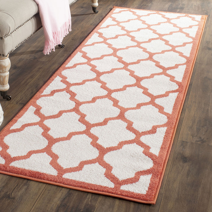 SAFAVIEH Amherst Collection AMT420F Beige / Orange Rug Image 3