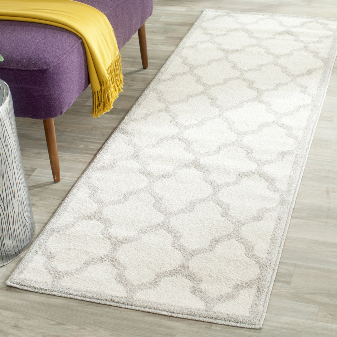 SAFAVIEH Amherst Collection AMT420E Beige/Light Grey Rug Image 11