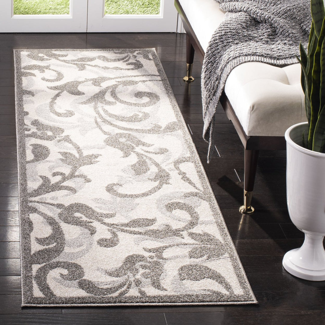 SAFAVIEH Amherst Collection AMT428K Ivory / Grey Rug Image 3