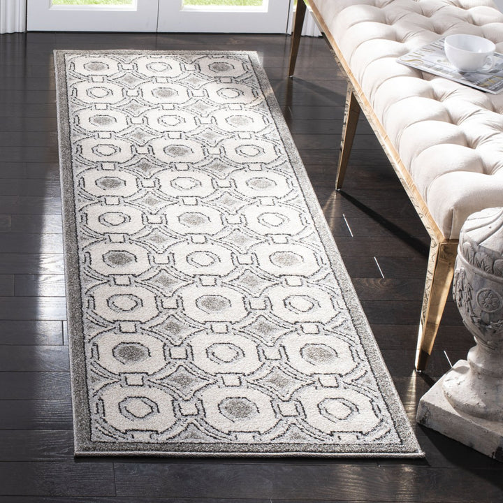 SAFAVIEH Amherst Collection AMT431E Ivory / Grey Rug Image 3