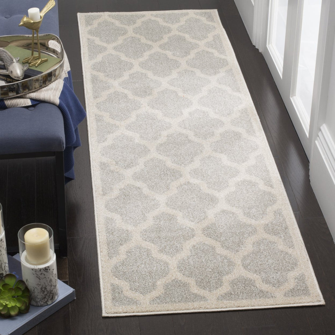 SAFAVIEH Amherst AMTW420B Light Grey / Beige Rug Image 3