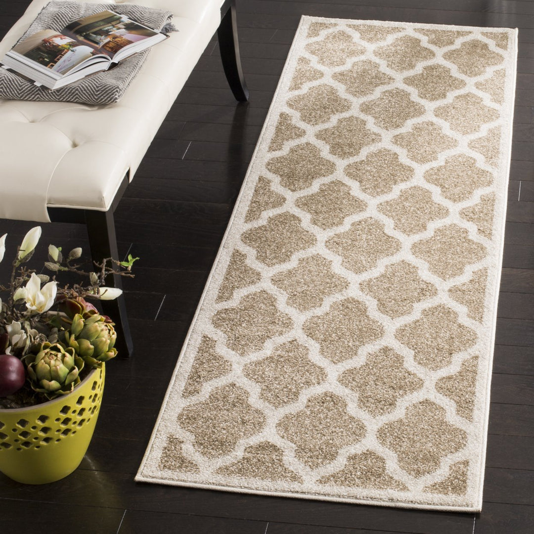 SAFAVIEH Amherst Collection AMTW420S Wheat / Beige Rug Image 3