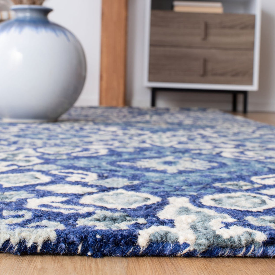 SAFAVIEH Aspen APN295N Handmade Navy / Beige Rug Image 5