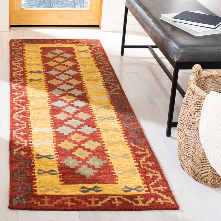 SAFAVIEH Aspen Collection APN403Q Handmade Red / Gold Rug Image 3