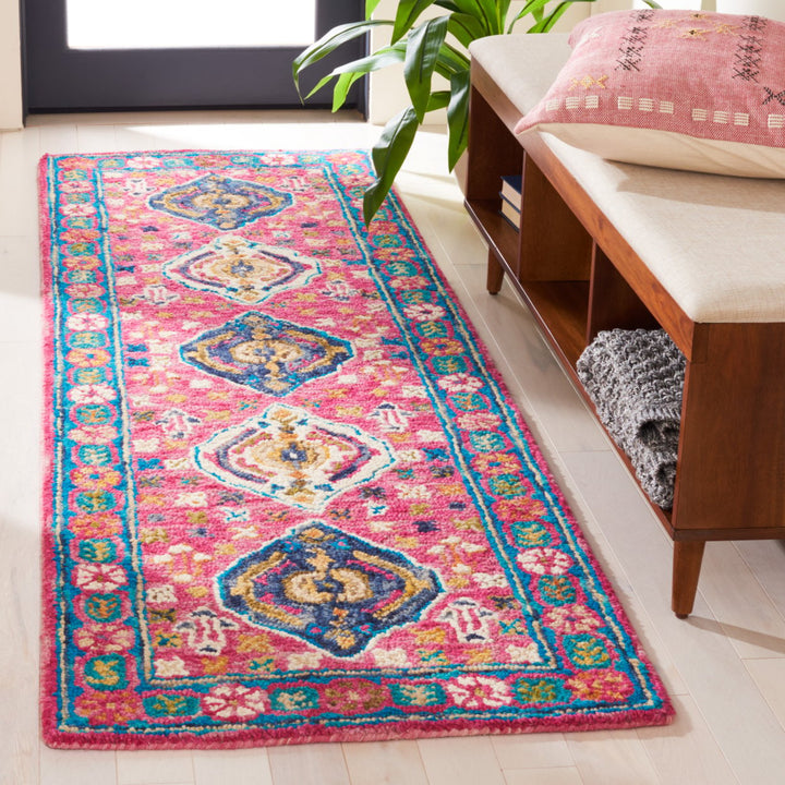 SAFAVIEH Aspen Collection APN527Q Handmade Red / Blue Rug Image 3