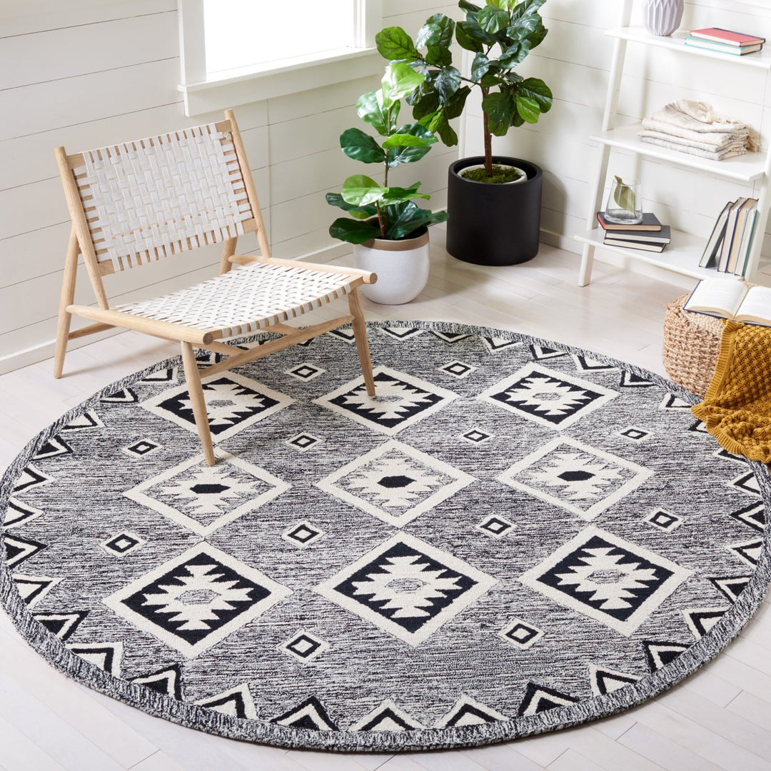 SAFAVIEH Aspen APN814Z Handmade Black / Ivory Rug Image 2