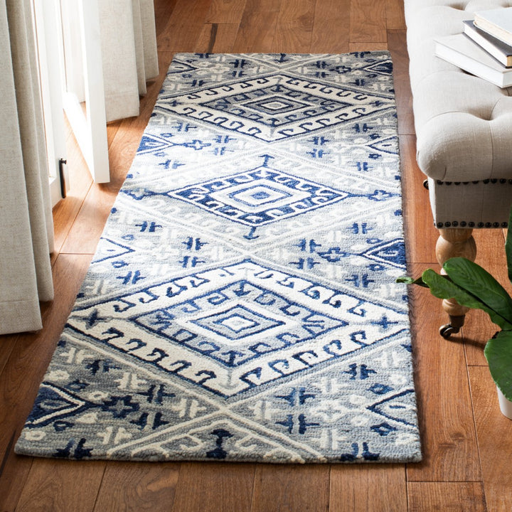 SAFAVIEH Aspen Collection APN826F Handmade Grey/Navy Rug Image 3