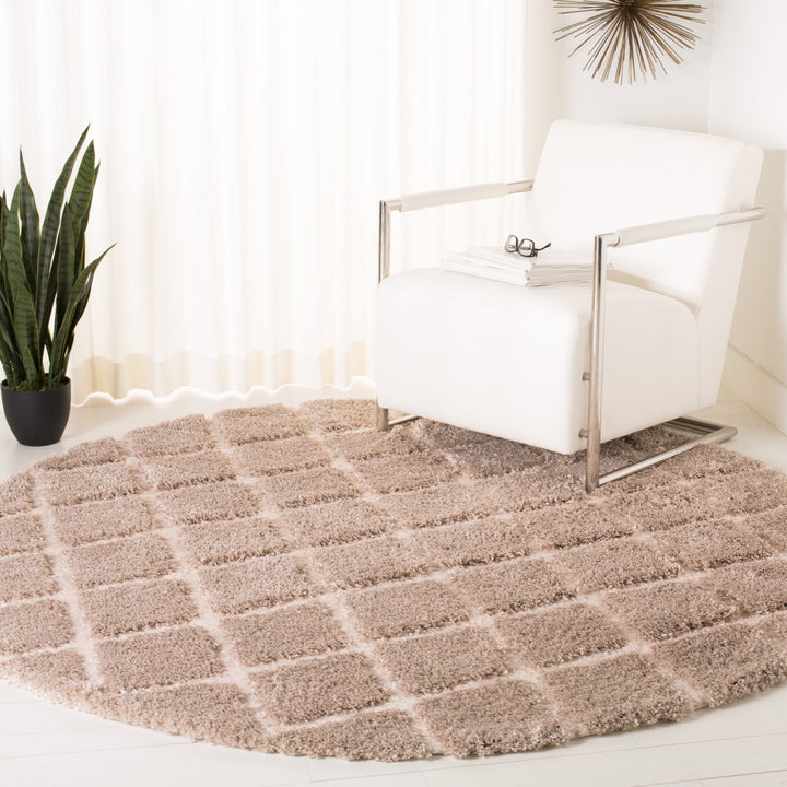 SAFAVIEH Adriana Shag Collection ARG780D Beige / Cream Rug Image 2