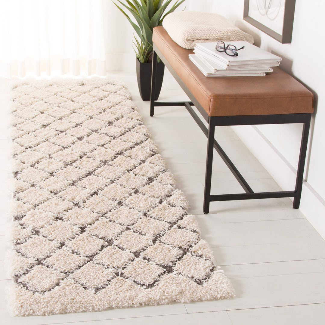 SAFAVIEH Adriana Shag Collection ARG780C Cream / Grey Rug Image 3