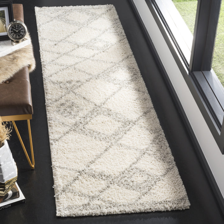 SAFAVIEH Arizona Shag Collection ASG751G Ivory / Grey Rug Image 3