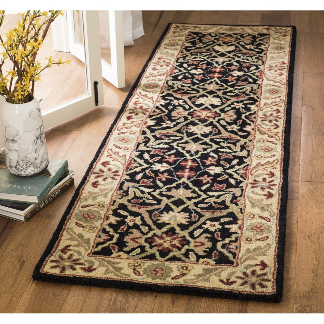 SAFAVIEH Antiquity Collection AT14B Handmade Black Rug Image 3