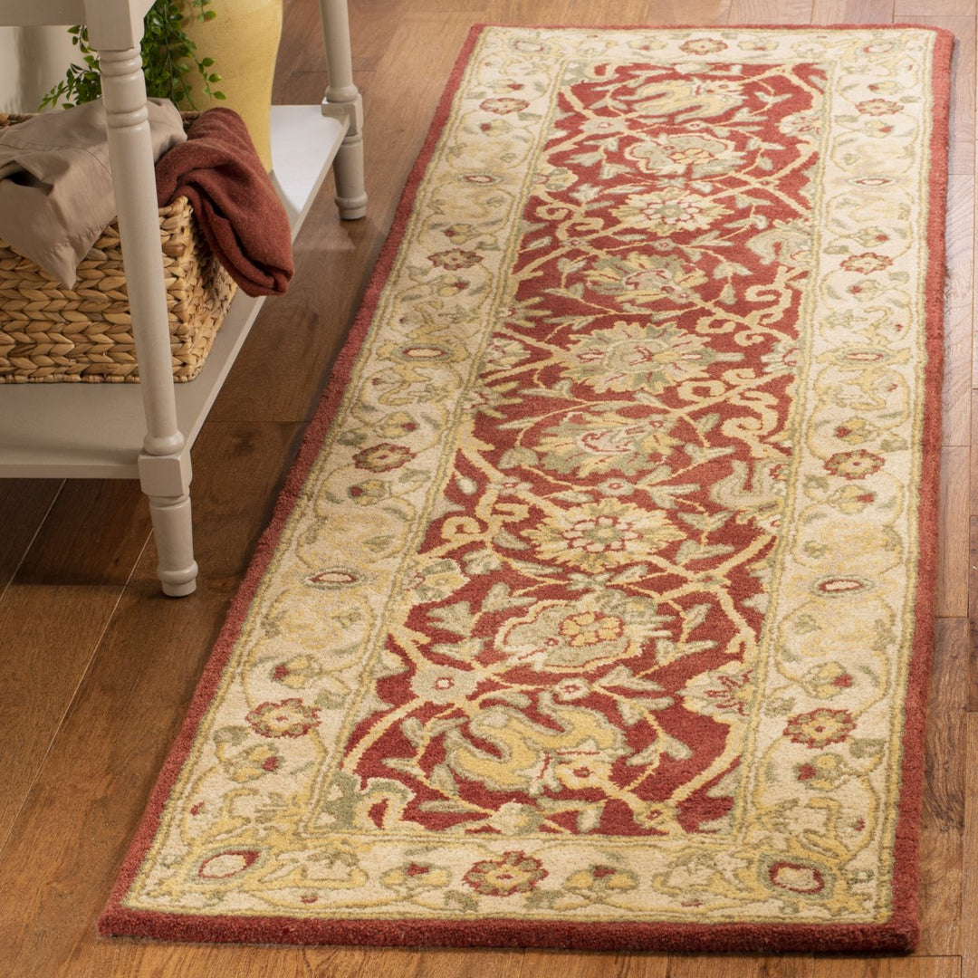 SAFAVIEH Antiquity Collection AT21A Handmade Rust Rug Image 3