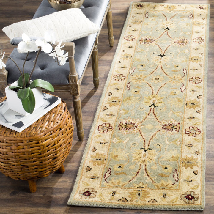 SAFAVIEH Antiquity AT249A Handmade Light Blue /Ivory Rug Image 3