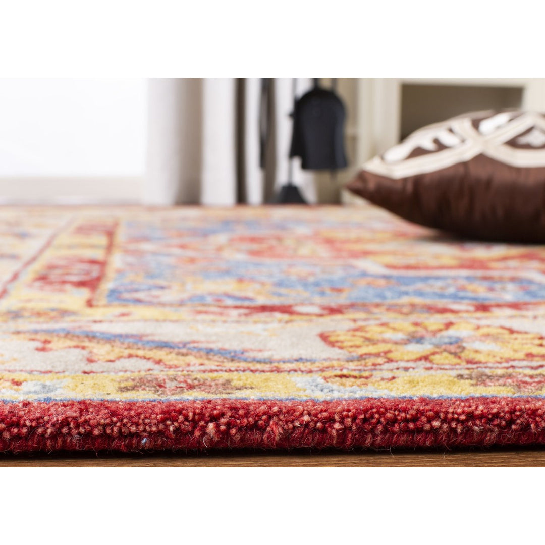 SAFAVIEH Antiquity AT503Q Handmade Red / Blue Rug Image 8