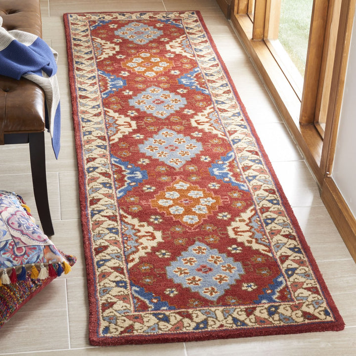 SAFAVIEH Antiquity AT509Q Handmade Red / Blue Rug Image 3