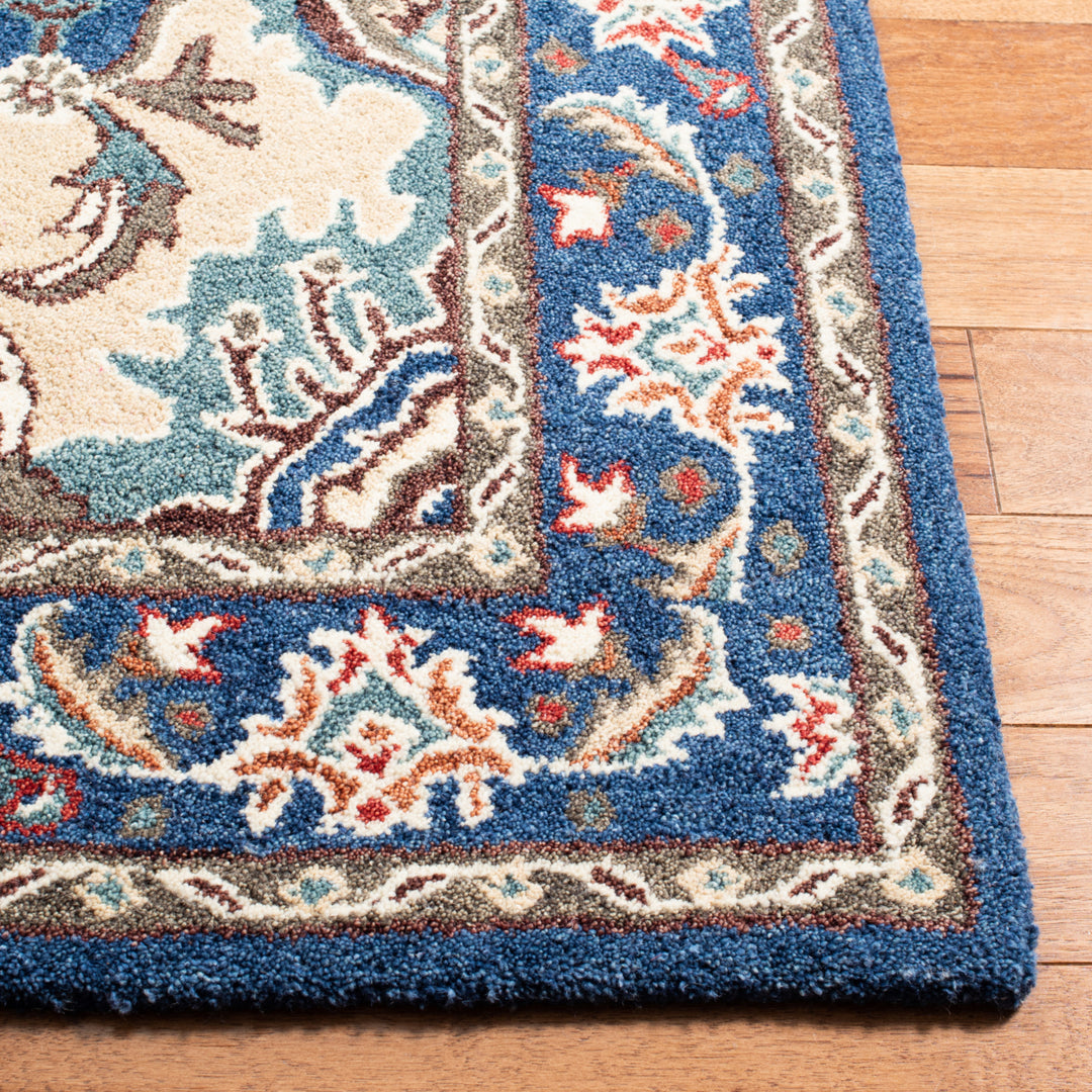 SAFAVIEH Antiquity Collection AT520M Blue / Ivory Rug Image 6