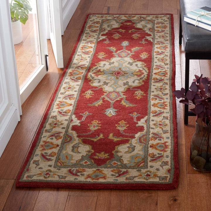 SAFAVIEH Antiquity Collection AT520Q Red / Grey Rug Image 3