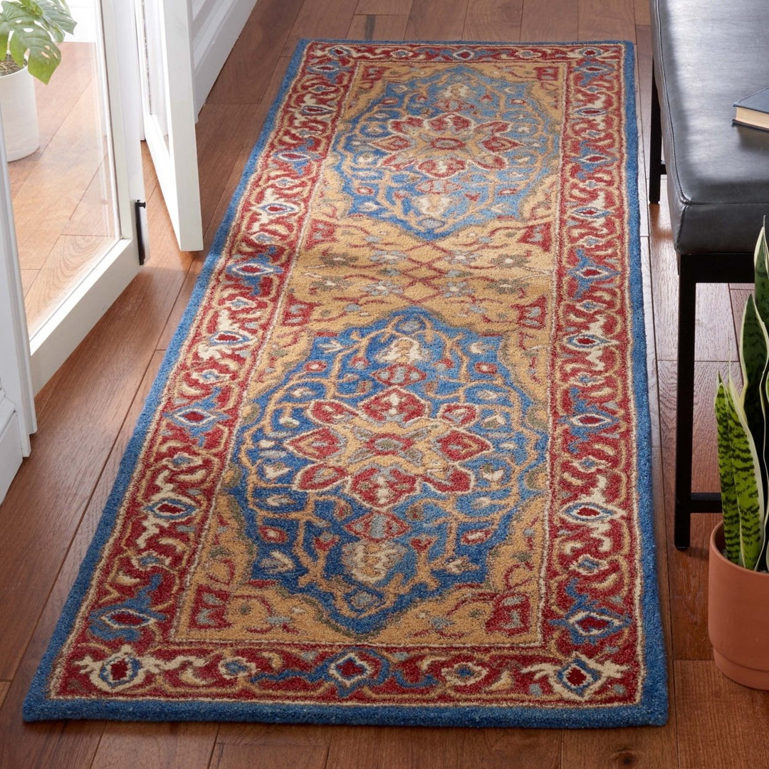 SAFAVIEH Antiquity Collection AT521Q Red / Blue Rug Image 3