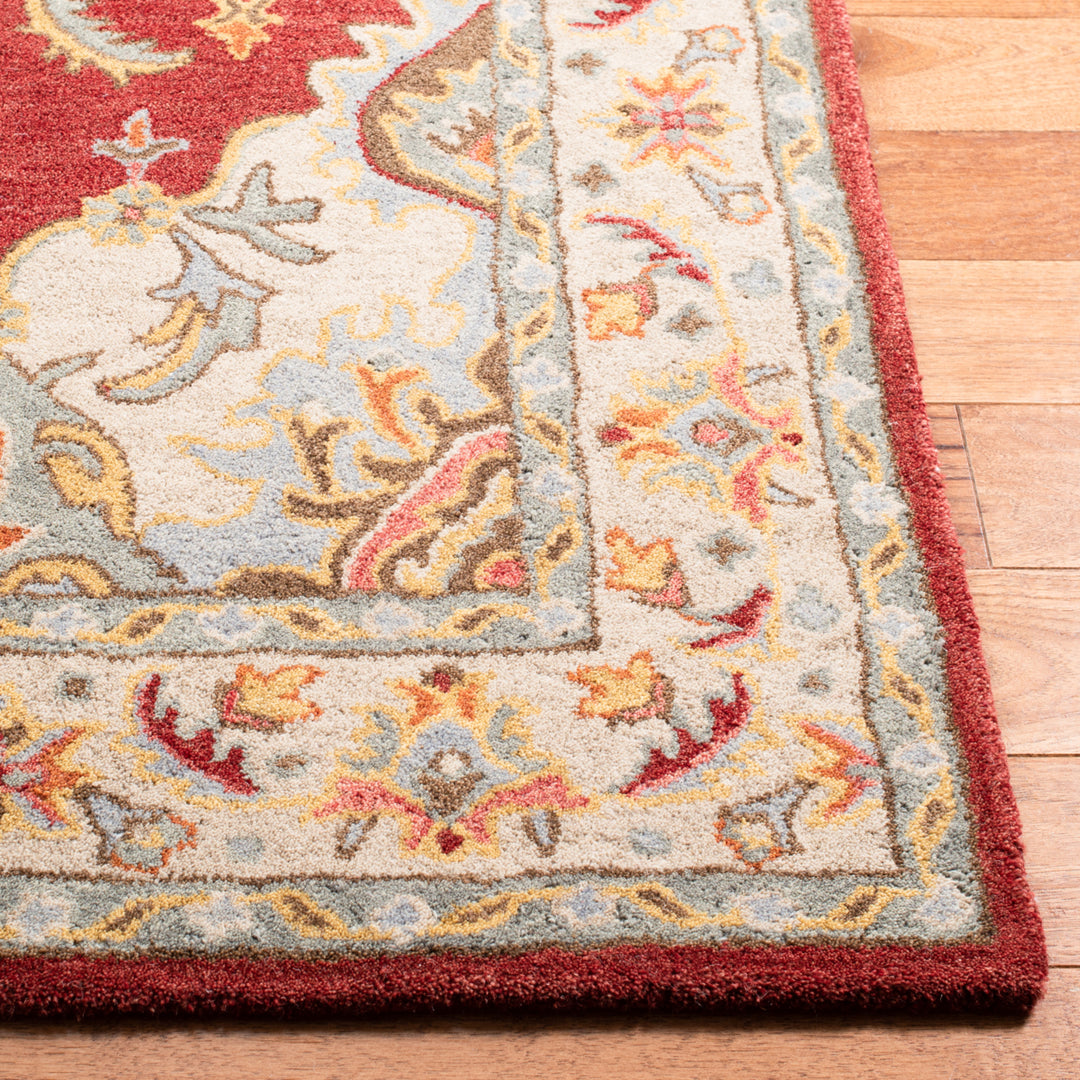 SAFAVIEH Antiquity Collection AT520Q Red / Grey Rug Image 6