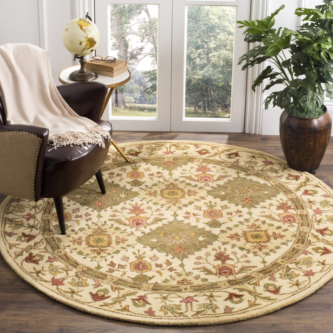 SAFAVIEH Antiquity Collection AT57D Handmade Beige Rug Image 10