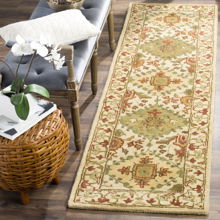 SAFAVIEH Antiquity Collection AT57D Handmade Beige Rug Image 11