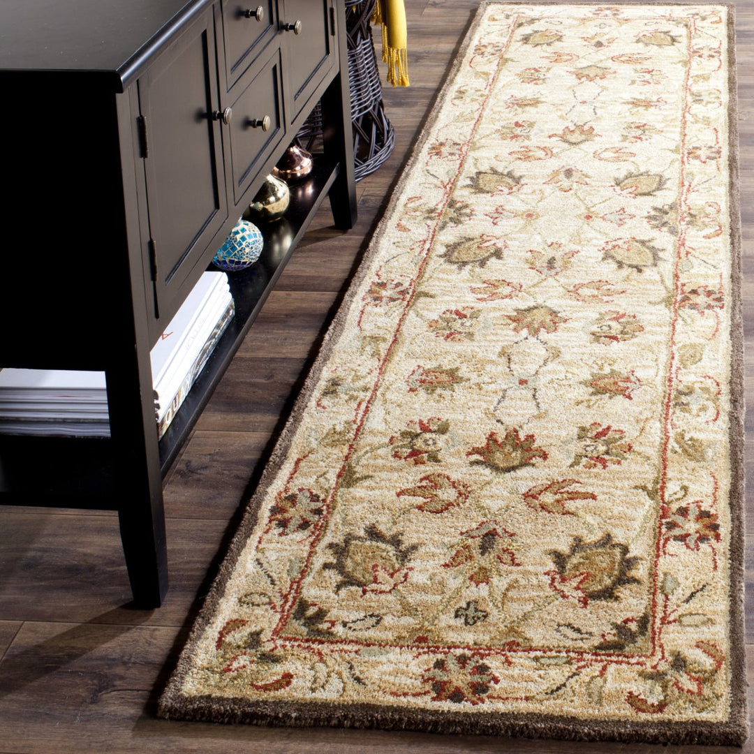 SAFAVIEH Antiquity AT812A Handmade Beige / Beige Rug Image 3