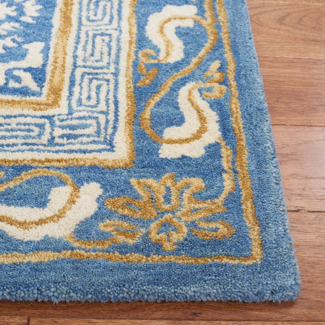 SAFAVIEH Antiquity AT860M Handmade Blue / Ivory Rug Image 2