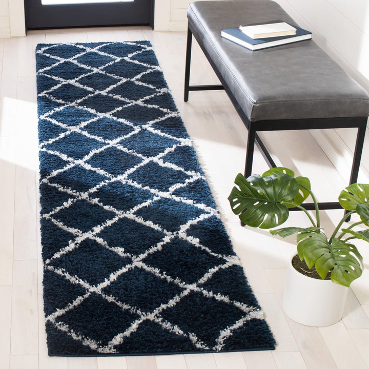 SAFAVIEH August Shag Collection AUG501B Navy / Ivory Rug Image 3