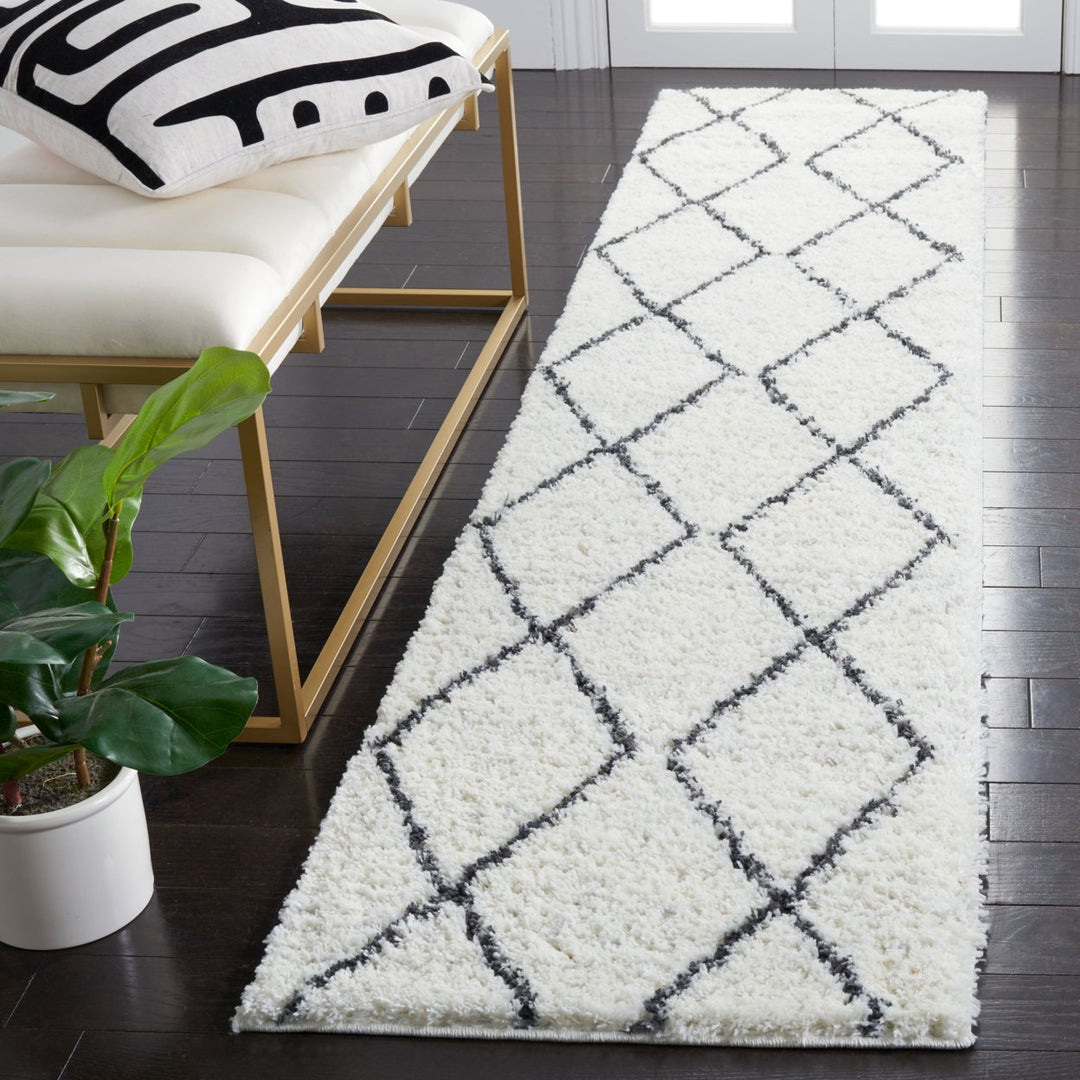 SAFAVIEH August Shag AUG582F Ivory / Dark Grey Rug Image 3