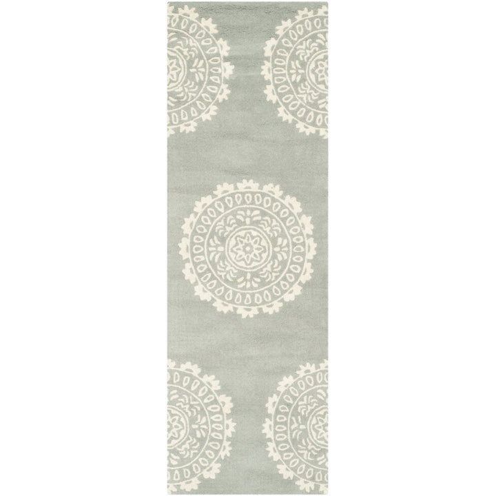 SAFAVIEH Bella BEL122A Handmade Grey / Ivory Rug Image 1