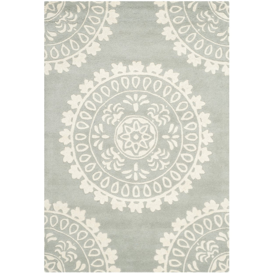 SAFAVIEH Bella BEL122A Handmade Grey / Ivory Rug Image 1