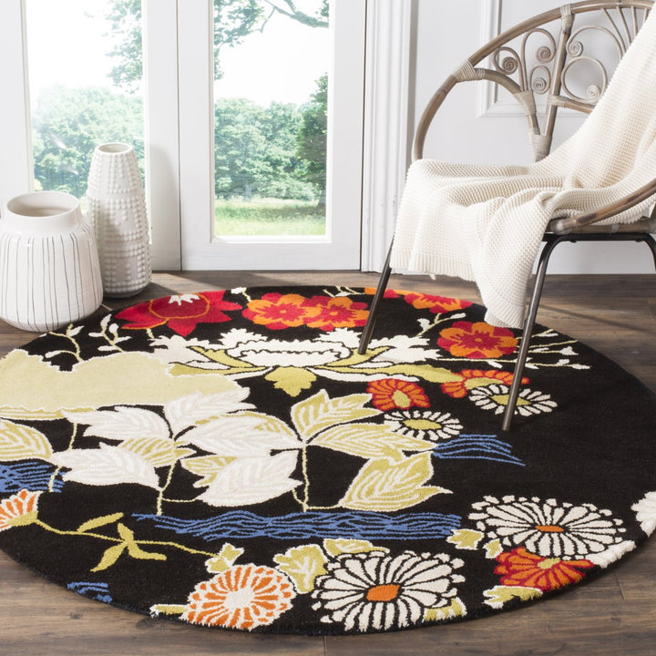 SAFAVIEH Bella BEL124A Handmade Black / Multi Rug Image 2