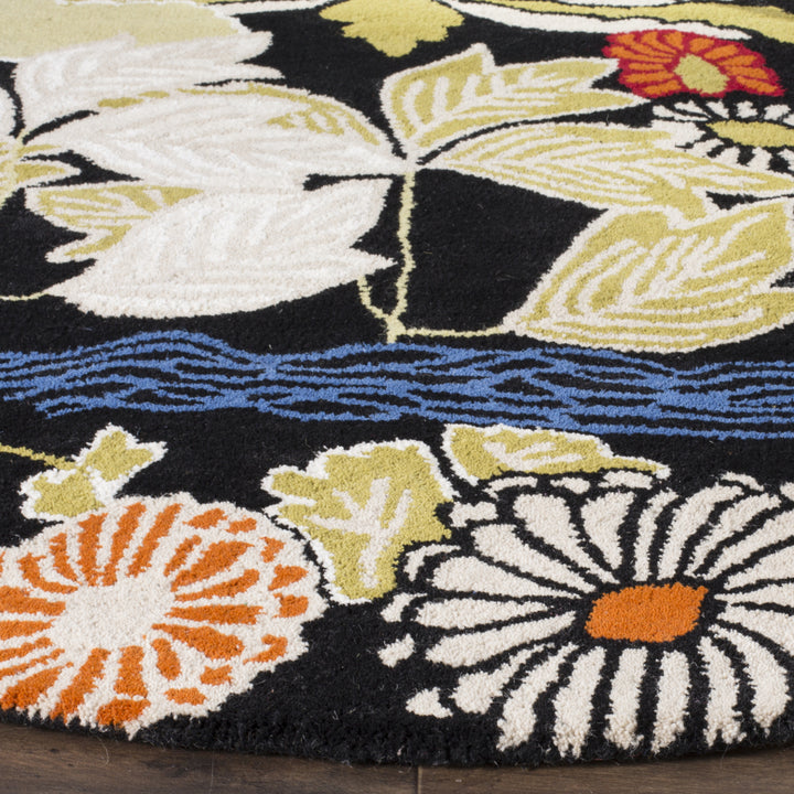 SAFAVIEH Bella BEL124A Handmade Black / Multi Rug Image 7