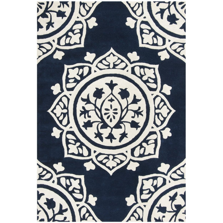 SAFAVIEH Bella BEL136B Handmade Navy / Ivory Rug Image 1