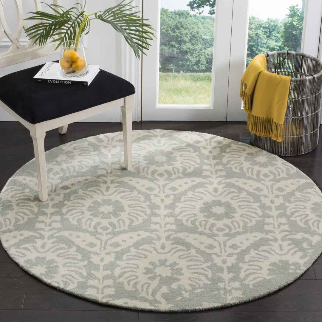 SAFAVIEH Bella BEL125B Handmade Light Grey / Ivory Rug Image 8