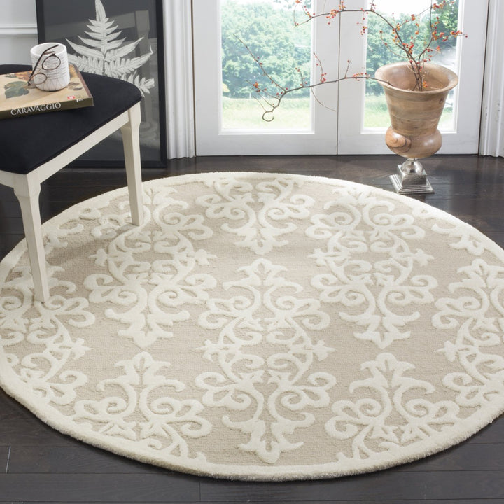 SAFAVIEH Bella BEL127B Handmade Sand / Ivory Rug Image 2