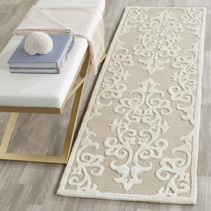 SAFAVIEH Bella BEL127B Handmade Sand / Ivory Rug Image 3