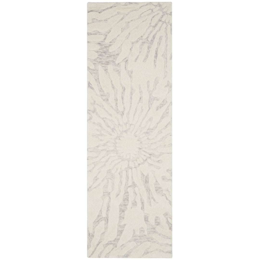 SAFAVIEH Bella BEL129A Handmade Silver / Ivory Rug Image 1