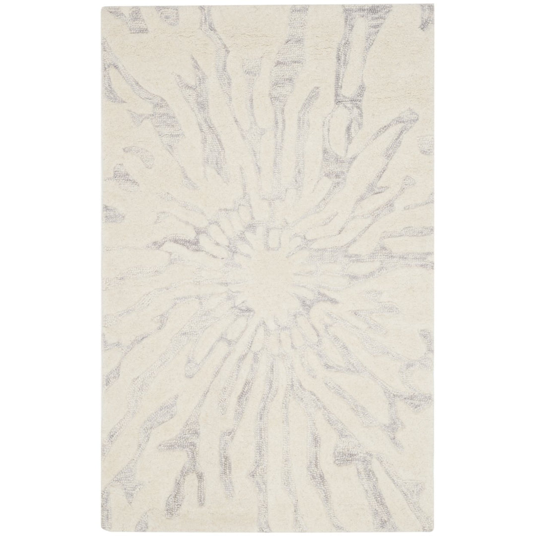 SAFAVIEH Bella BEL129A Handmade Silver / Ivory Rug Image 1