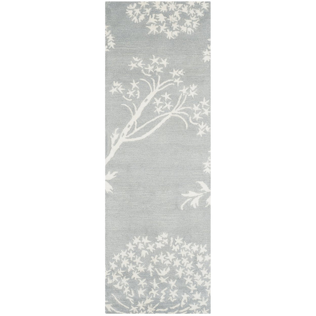 SAFAVIEH Bella BEL131A Handmade Light Blue / Ivory Rug Image 1