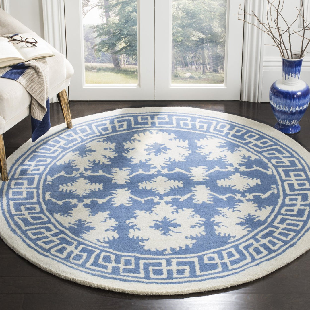 SAFAVIEH Bella BEL132A Handmade Blue / Ivory Rug Image 2