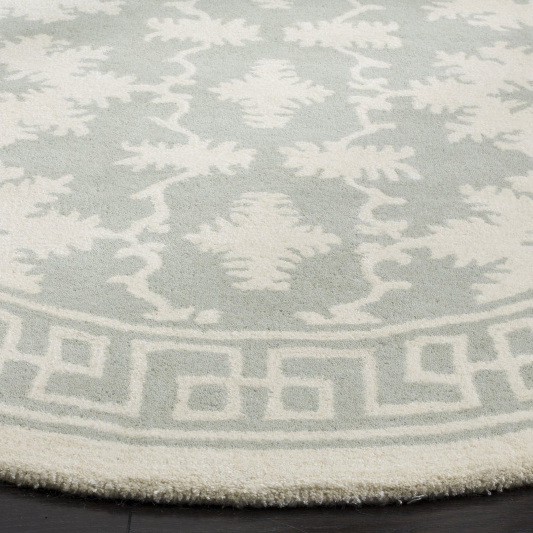 SAFAVIEH Bella BEL132B Handmade Grey / Ivory Rug Image 7