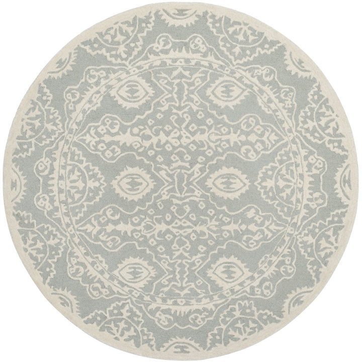 SAFAVIEH Bella BEL134B Handmade Grey / Ivory Rug Image 1