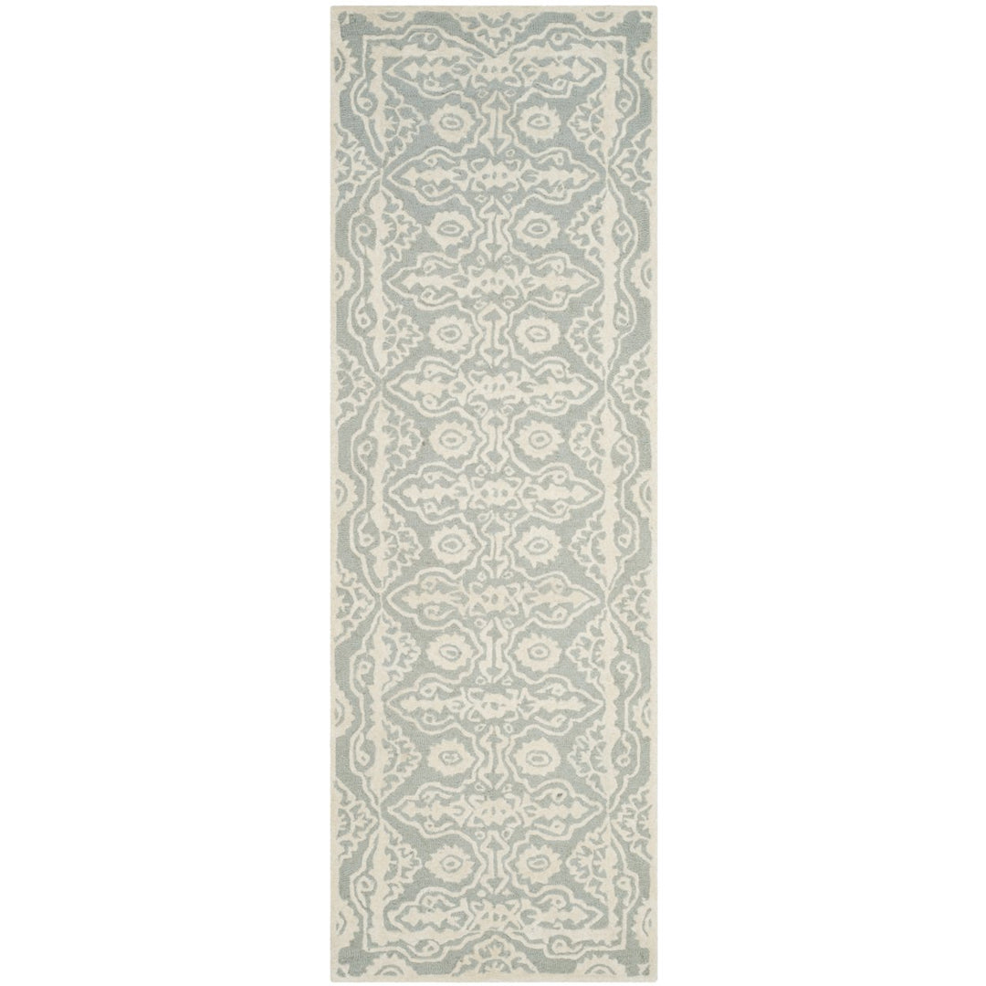 SAFAVIEH Bella BEL134B Handmade Grey / Ivory Rug Image 1