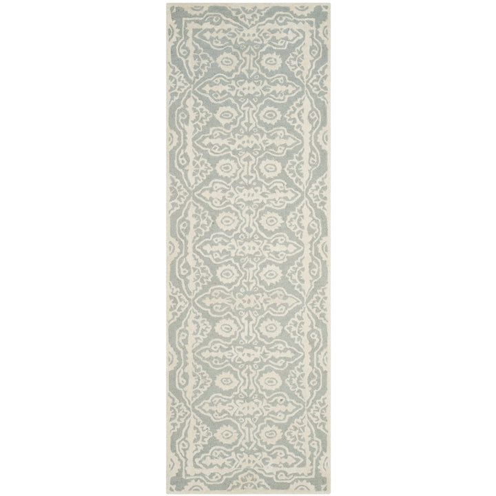 SAFAVIEH Bella BEL134B Handmade Grey / Ivory Rug Image 1